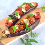 Aubergine farcie à la tomate et mozzarella vegan