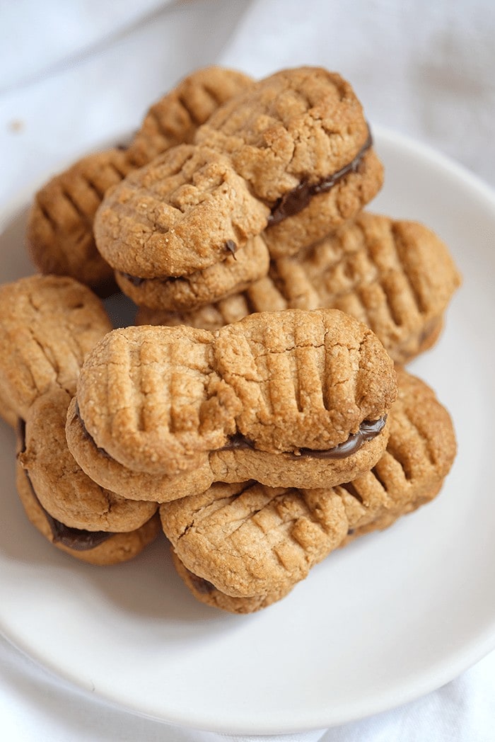 Biscuits vegan au beurre de cacahuètes et à la farine d'avoine - Healthy  Alie