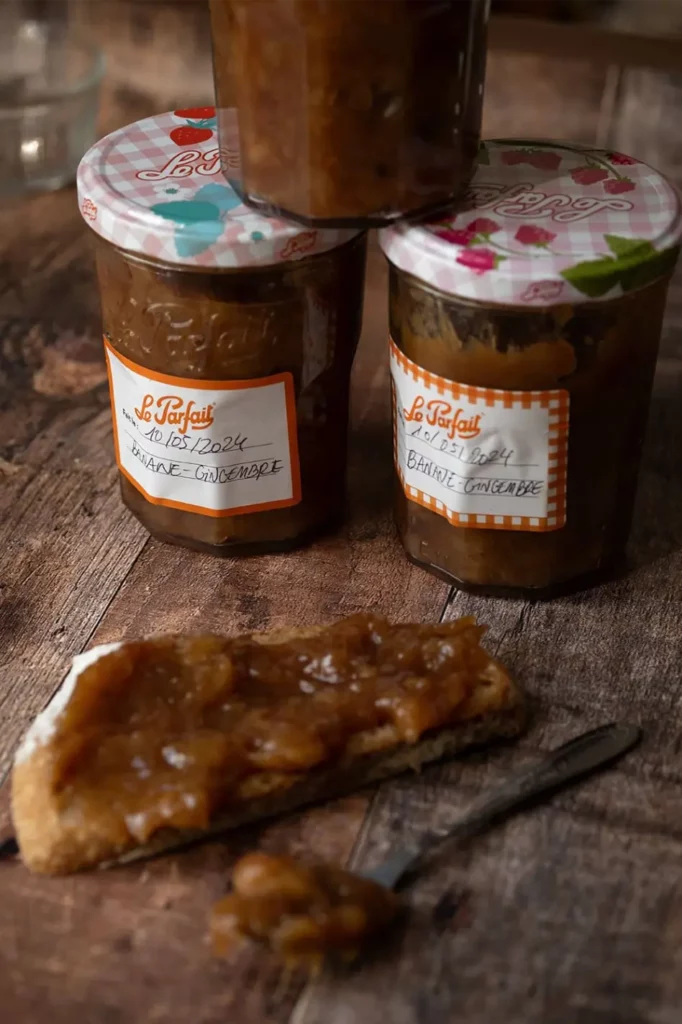 Pot de confiture de banane antillaise maison