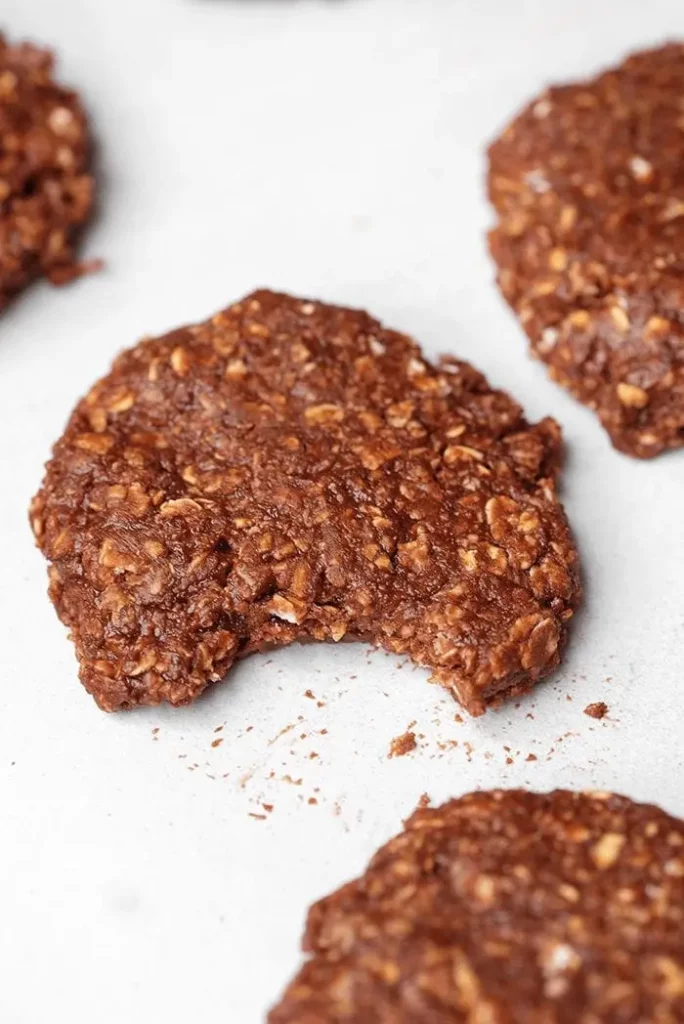 Cookies sans cuisson avoine chocolat prêts à déguster