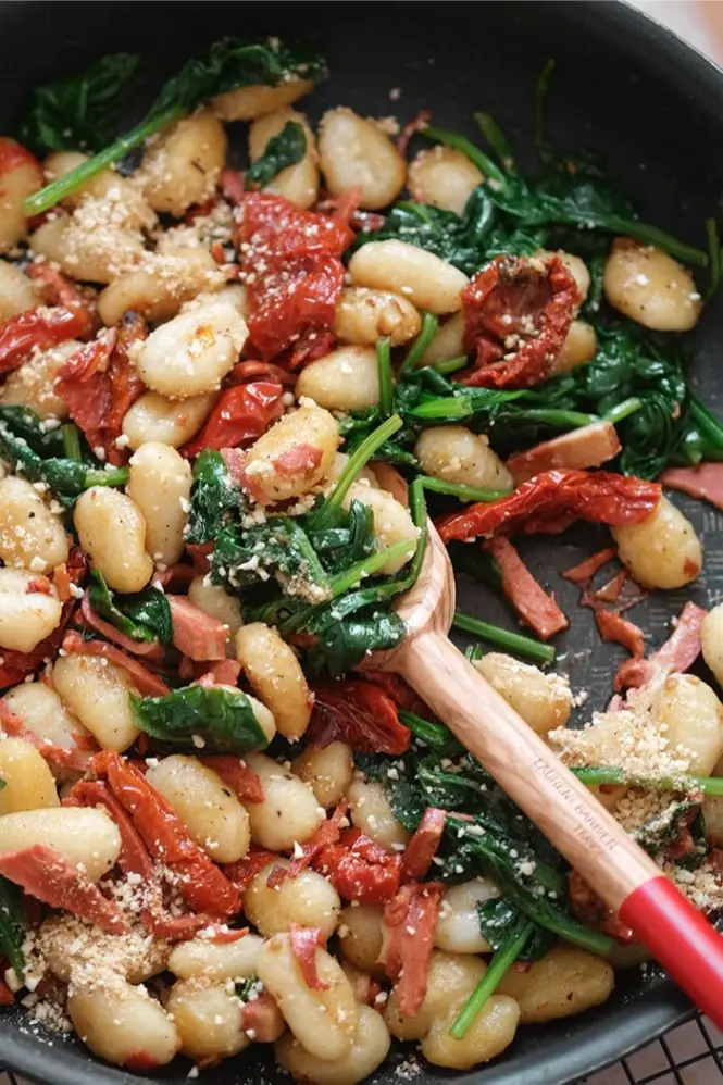 Gnocchis sans gluten vegan aux tomates cerises et épinards